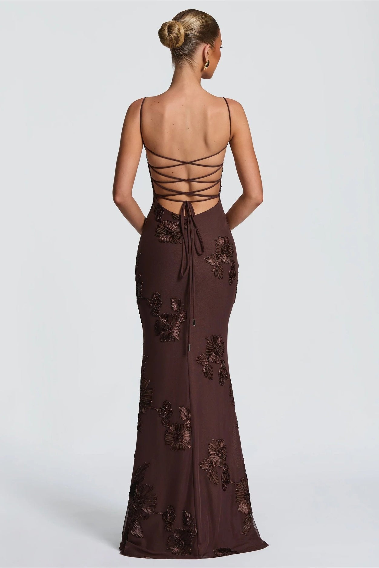 Vestido de graduación sólido con apliques 3D, almohadilla de hueso y espalda con lazo