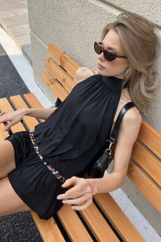 Minivestido halter con espalda recortada y dobladillo tipo tulipán