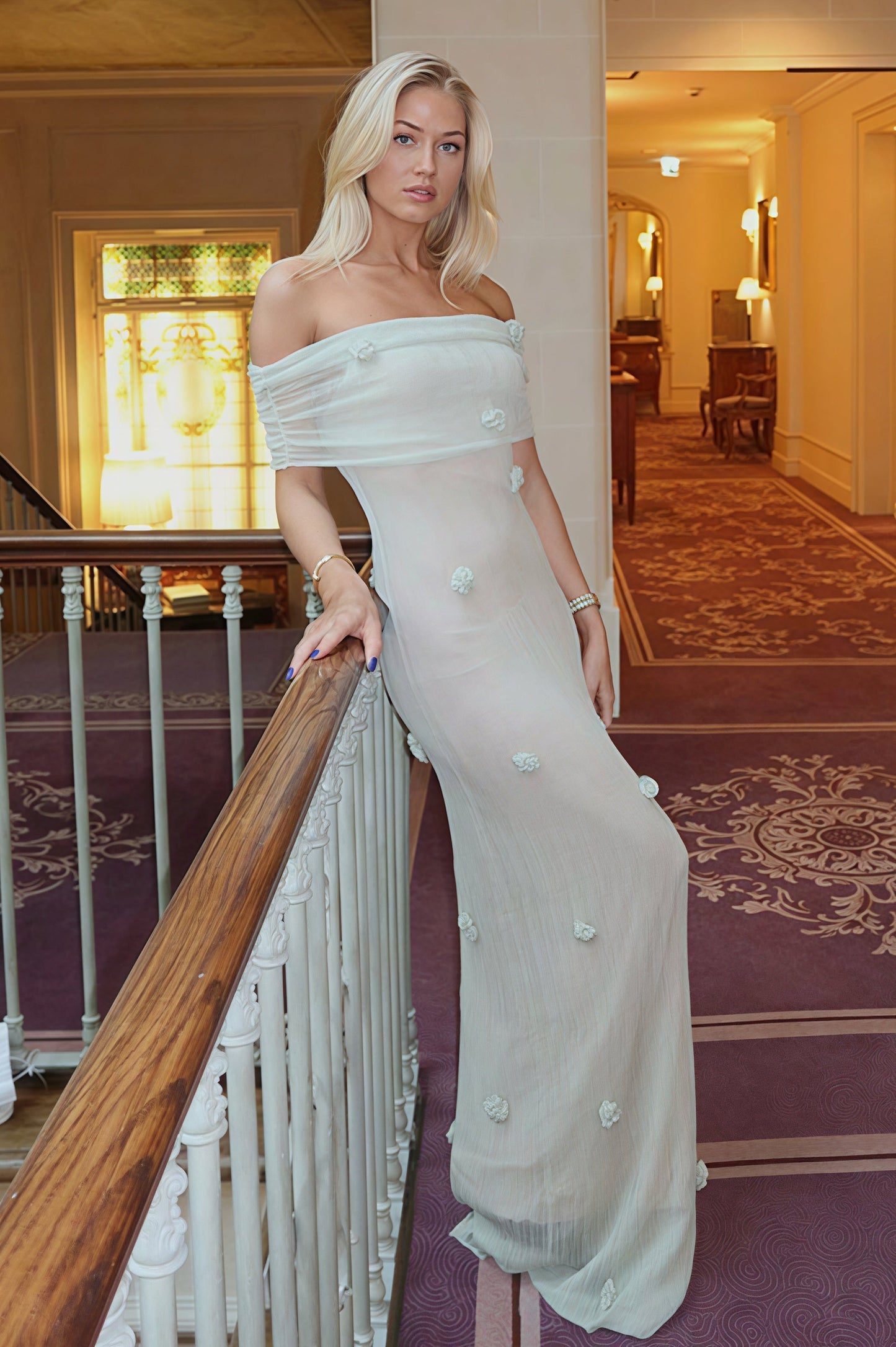 Elegante Vestido Largo de Vacaciones con Hombros Descubiertos y Flores en 3D