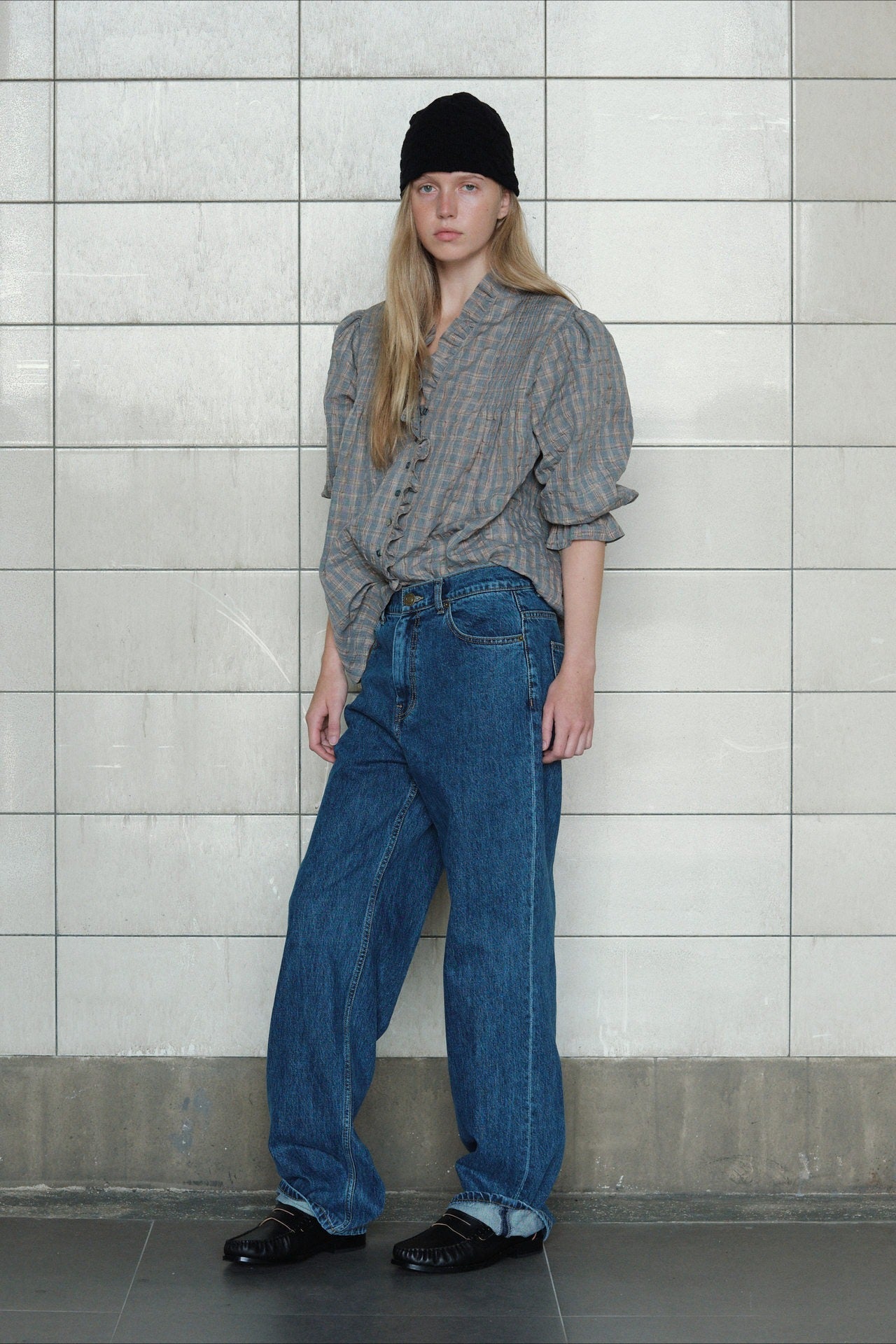 Blusa informal de manga larga a cuadros con volantes