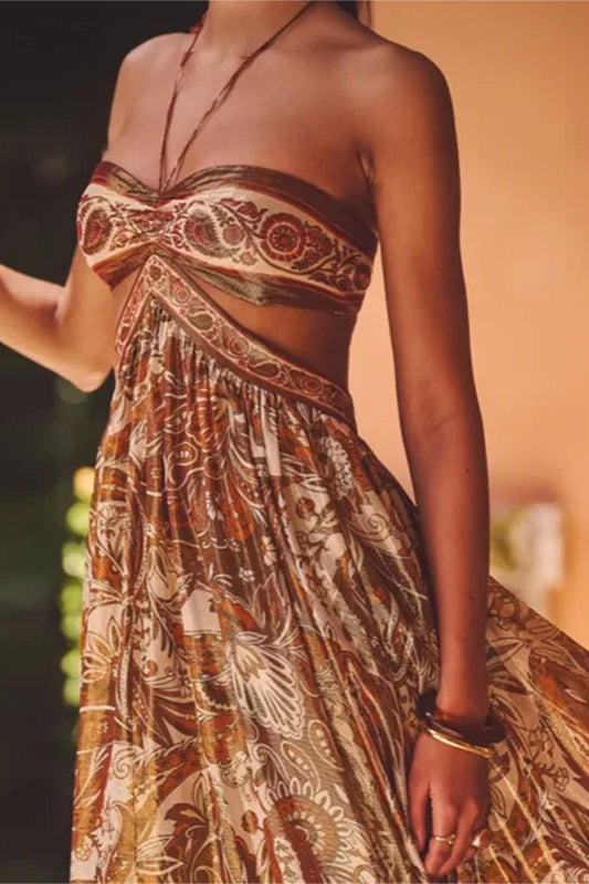 Vestido bohemio plisado con cordones y sin tirantes