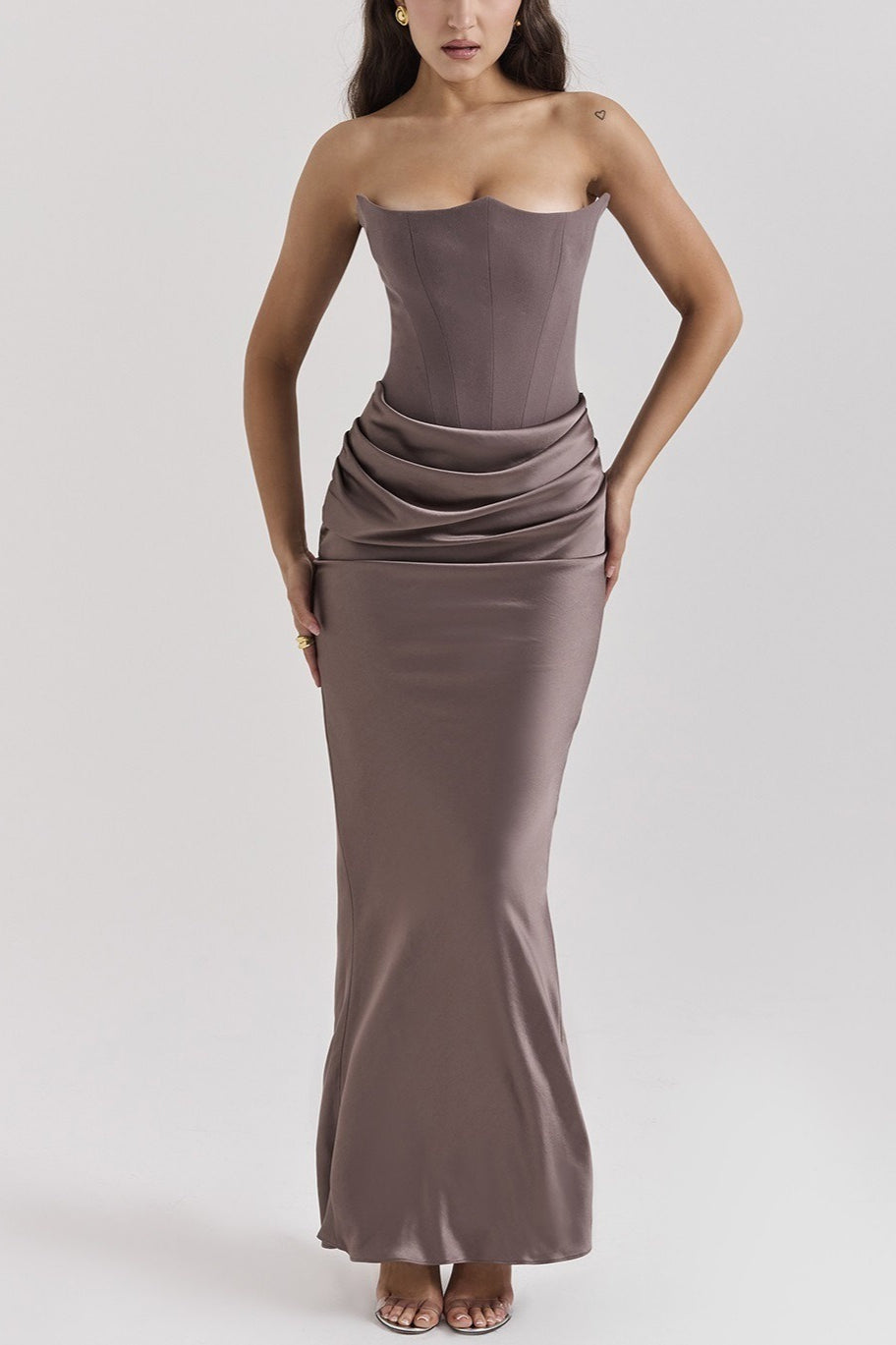 Elegante Vestido Formal Estrecho sin Espalda con Corsé