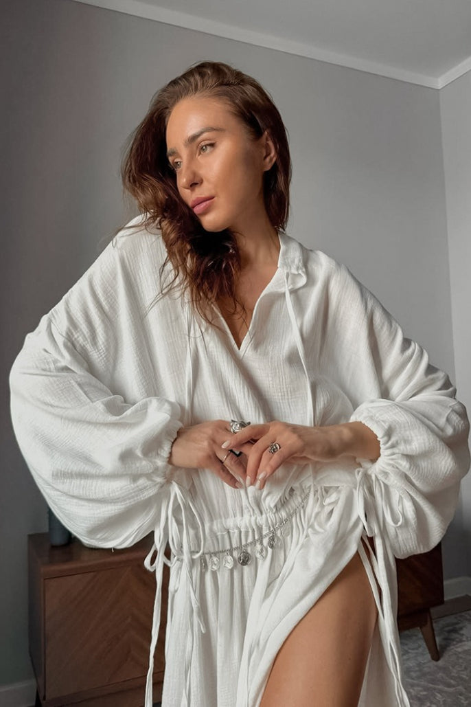 Vestido largo de algodón con aberturas, lazo en la cintura y manga larga