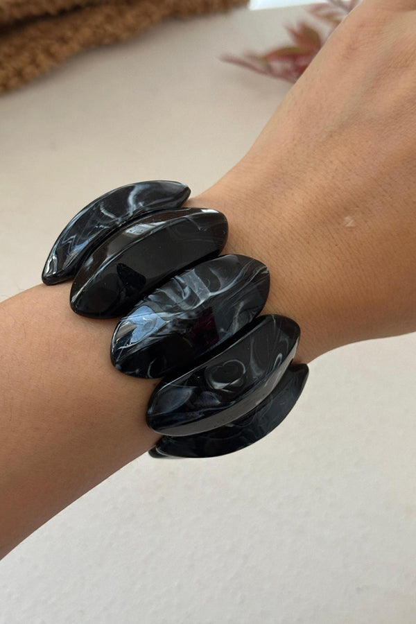 Stylish and Minimalist Geometric Dyed Acrylic Bracelet