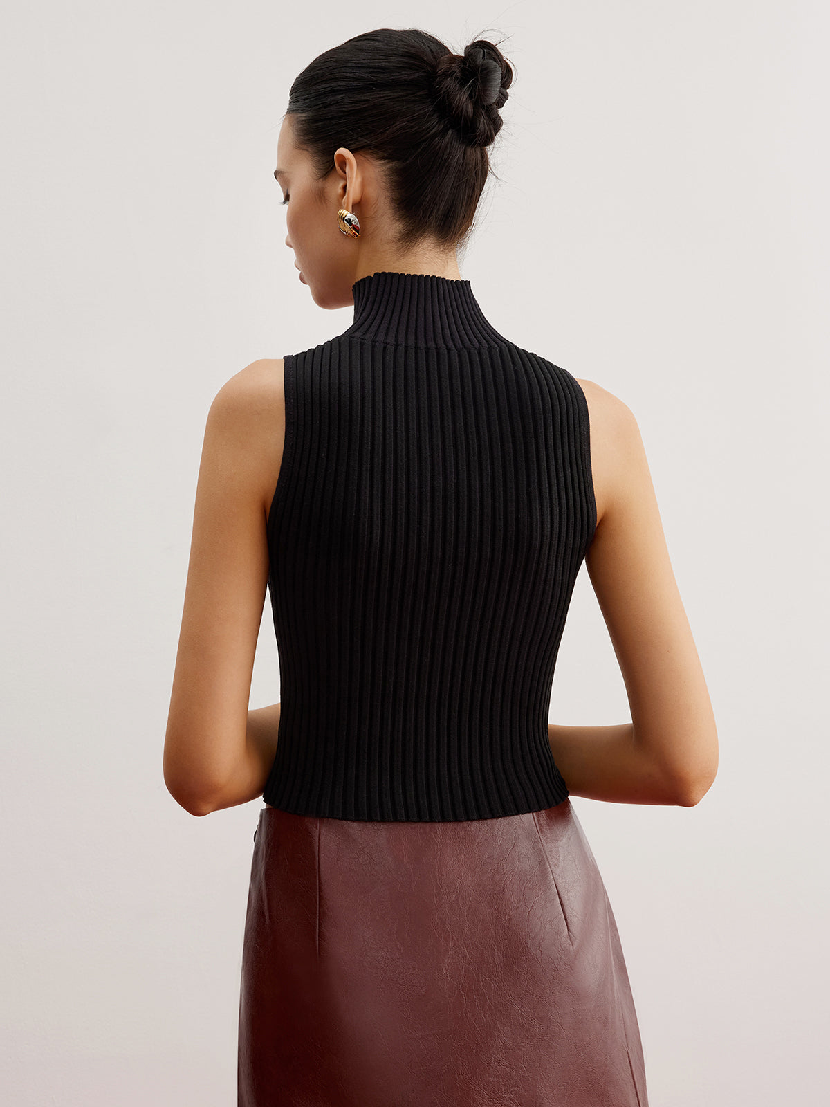 Chaleco de punto cropped con paneles transparentes