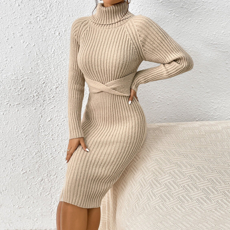 Vestido ajustado de cuello alto