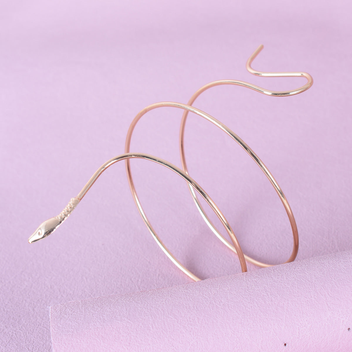 Pulsera abierta de serpiente de envoltura retorcida