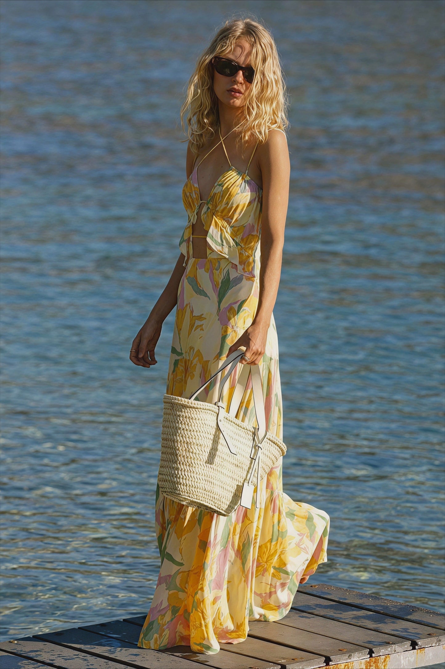 Elegante vestido largo floral de playa para vacaciones