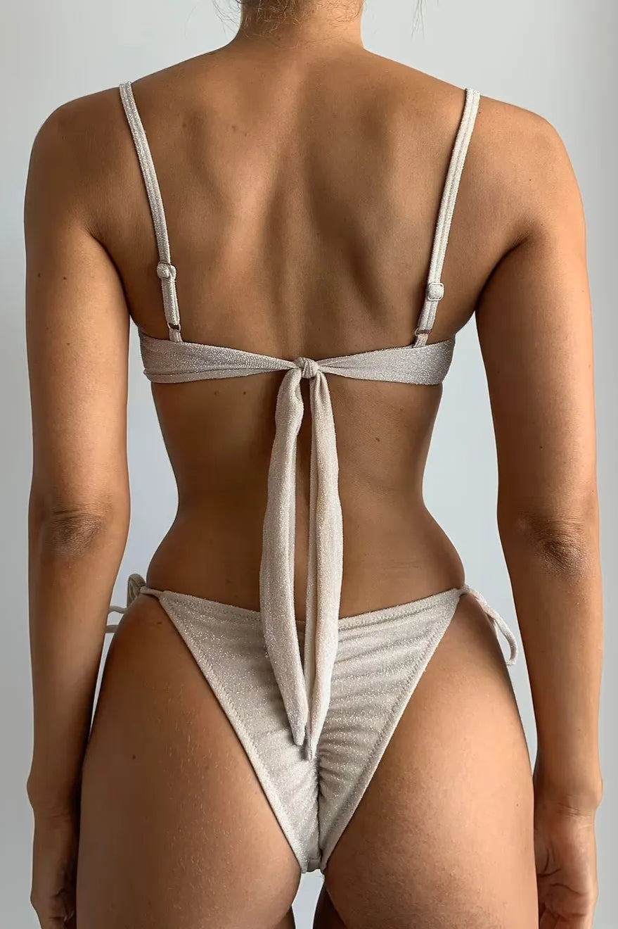 Conjunto de bikini sólido brillante