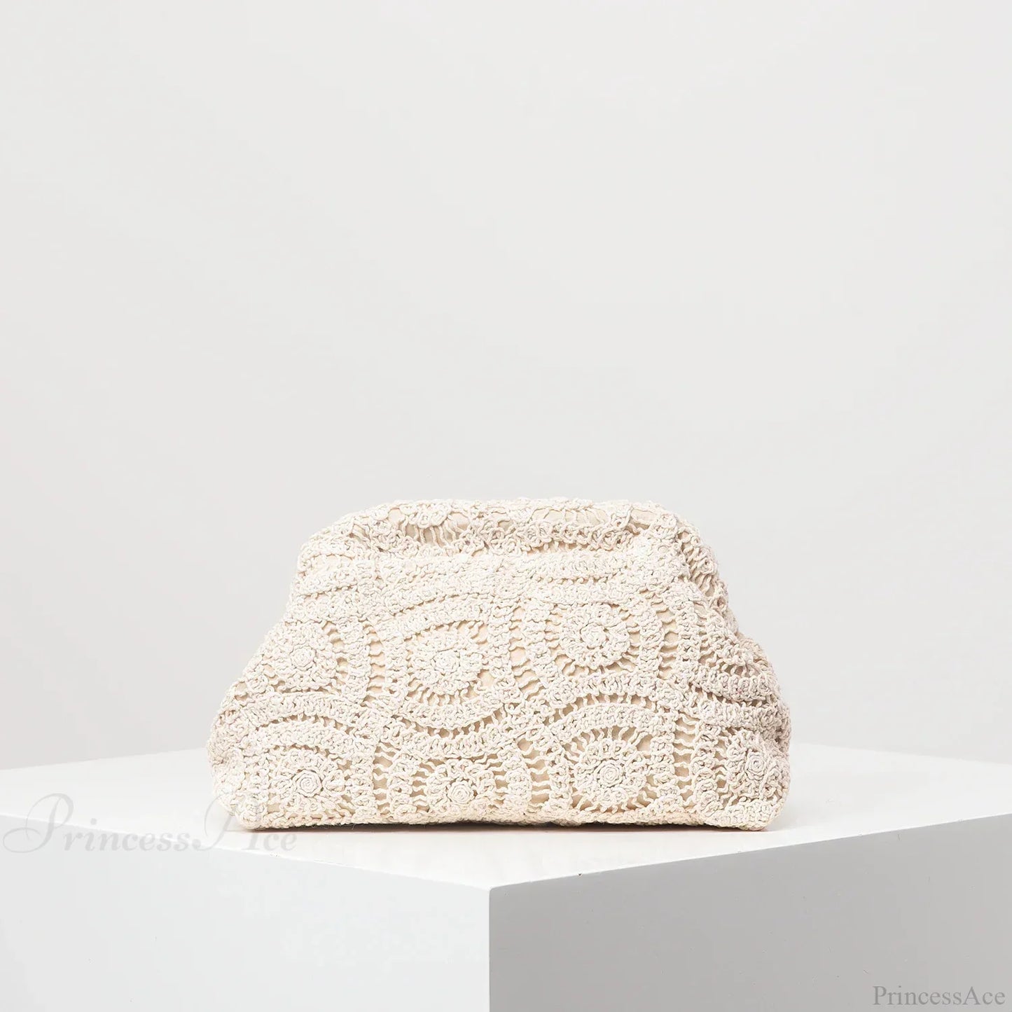Bohemian Hollow Woven Casual Beach Wristlet