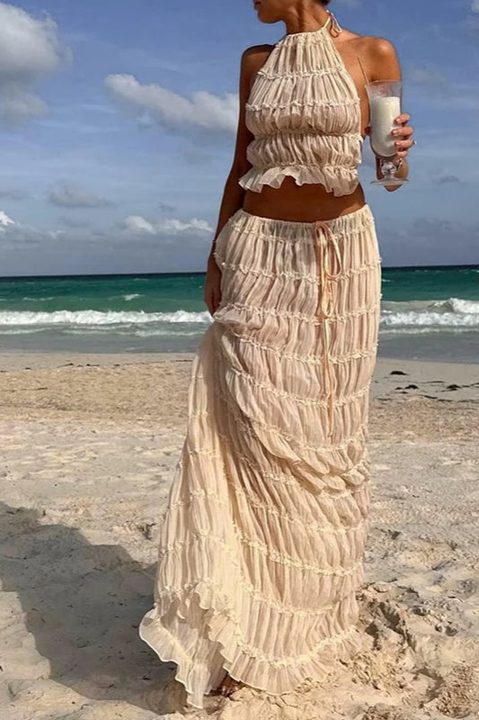 Vestido bohemio con top fruncido estilo halter y falda maxi