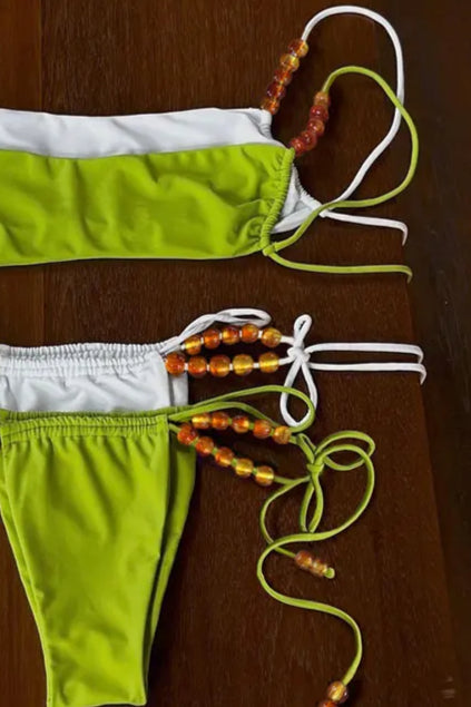 Conjunto de bikini con top palabra de honor y tiras