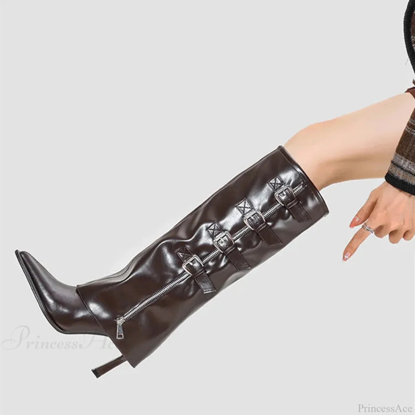 Catwalk Punk Glossy Faux Leather Alloy Clasp Tall Boot
Gothic Shiny Leather Metal Buckle Knee-High Boot