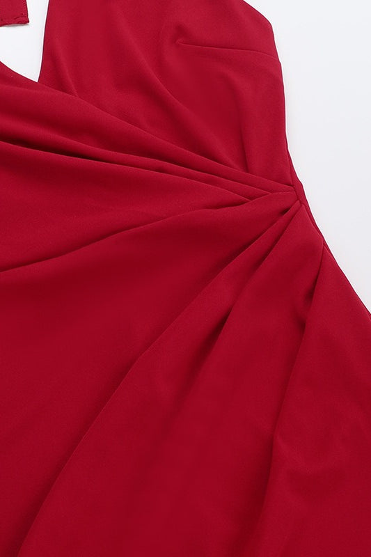 Vestido de fiesta fruncido con cuello halter y espalda descubierta