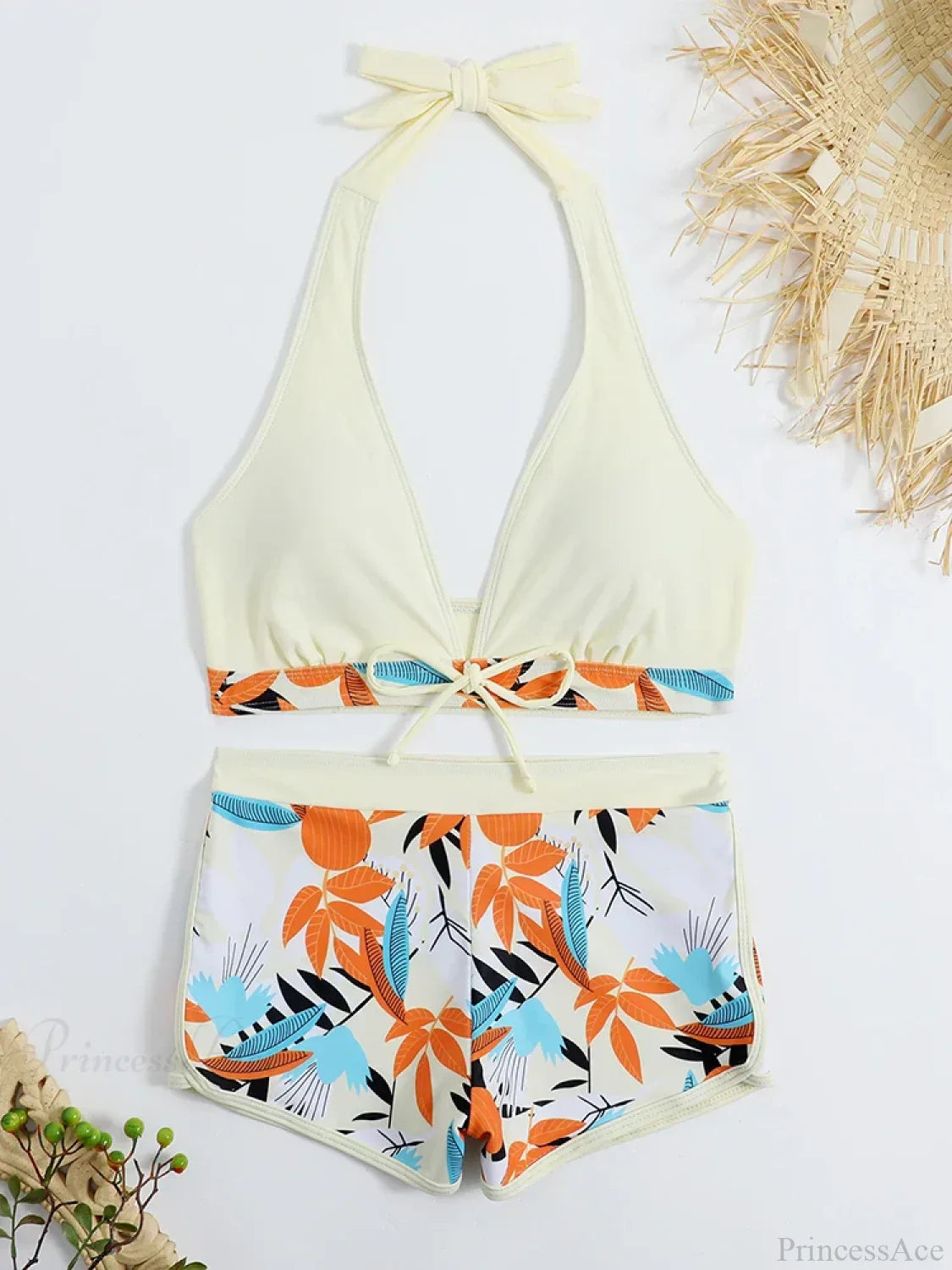 Conjunto de dos piezas de bikini con shorts y top halter estampado