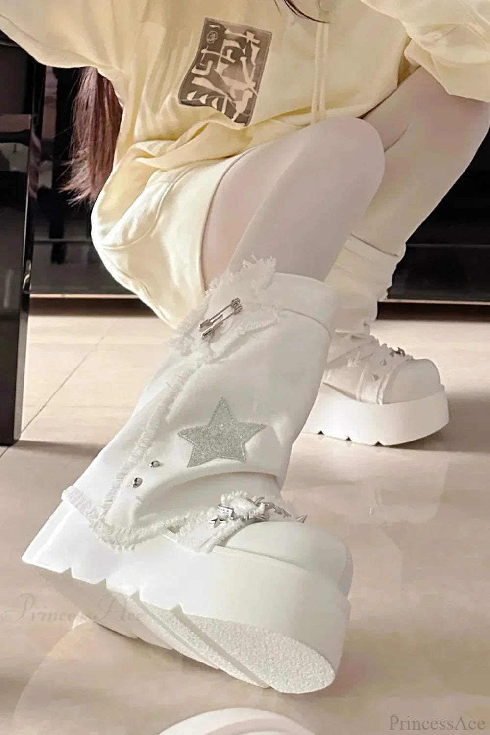 Sweet Lolita Canvas Y2K High-Heeled Gothic Boot
Modified Title: Charming Lolita Fabric 2000s Tall Gothic Boot