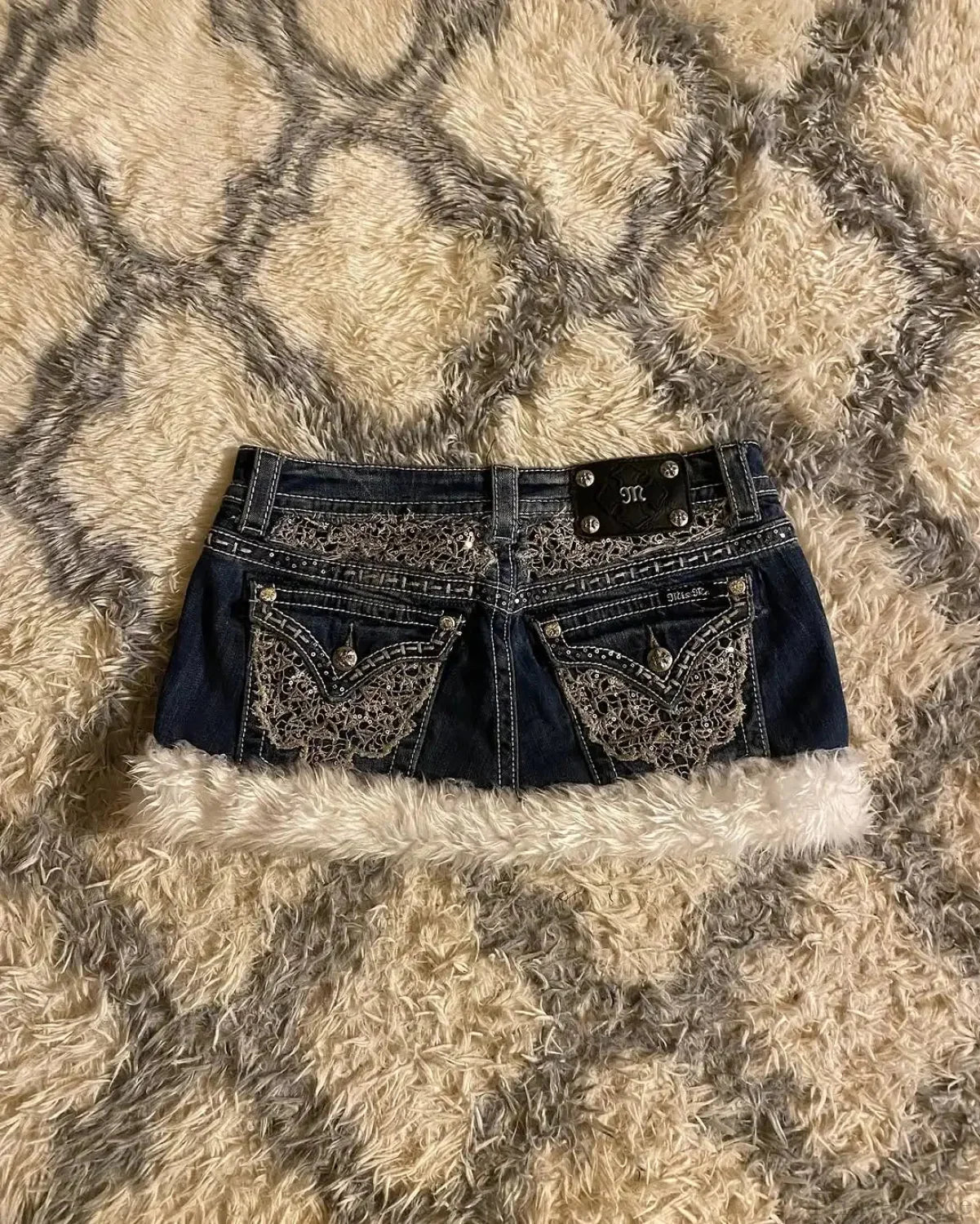 Wing Pocket Decorated Short