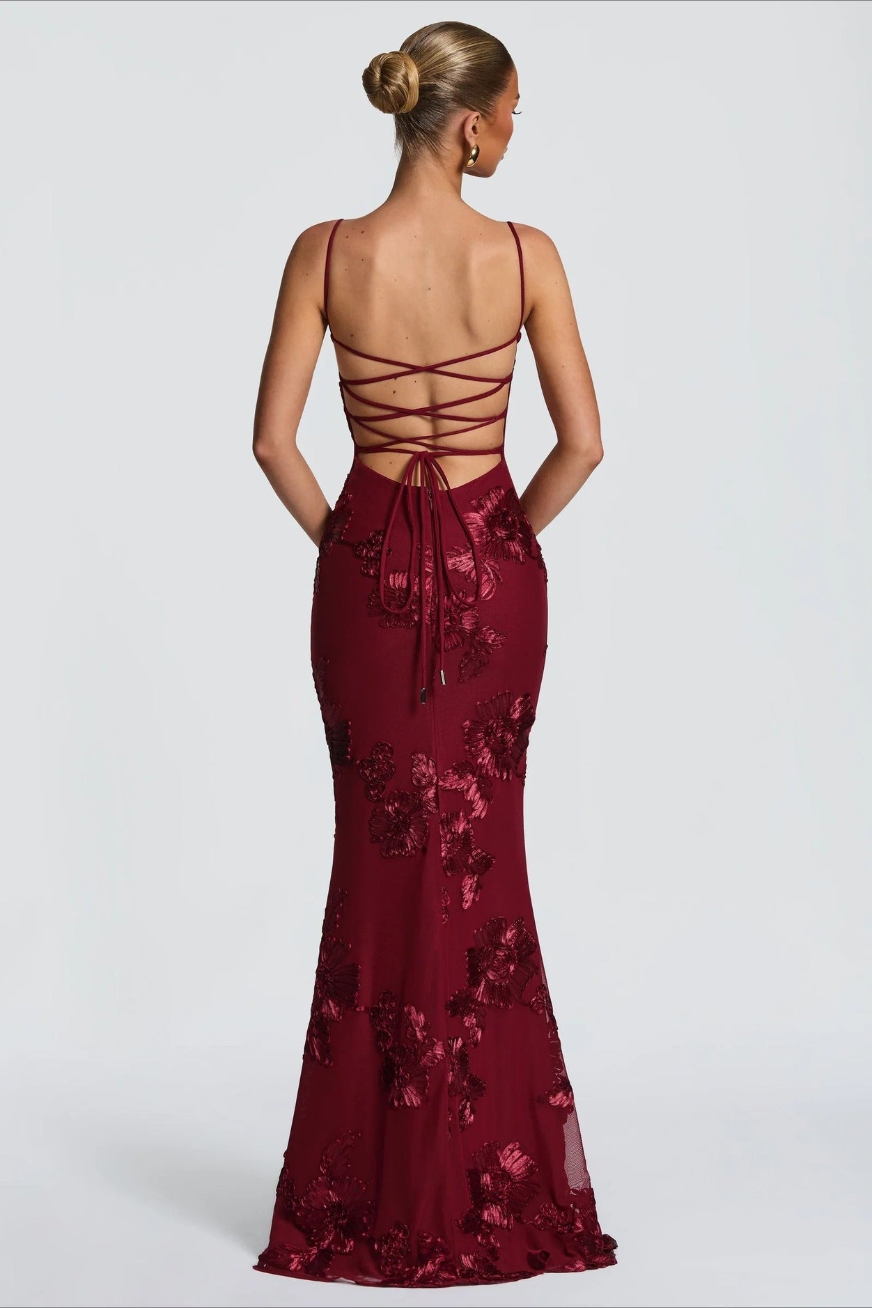 Vestido de graduación sólido con apliques 3D, almohadilla de hueso y espalda con lazo