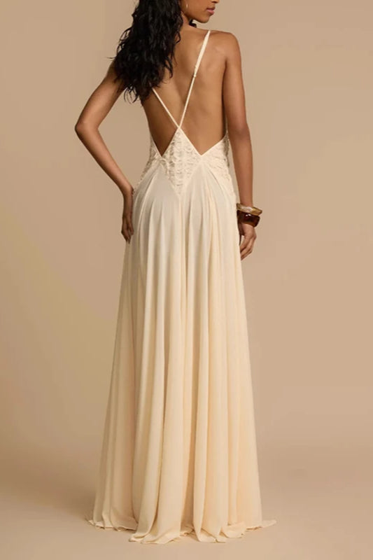Vestido bohemio de encaje con escote pronunciado en V