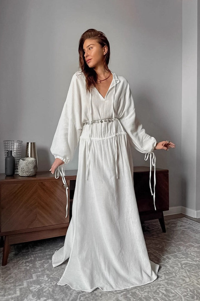 Vestido largo de algodón con aberturas, lazo en la cintura y manga larga