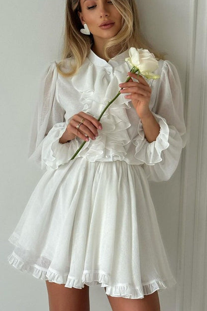 Mini vestido elegante de manga larga con cuello alto y volantes