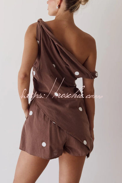 Unique Printed Asymmetrical Off-shoulder Top and Elastic Waist Casual Pocket Shorts Set