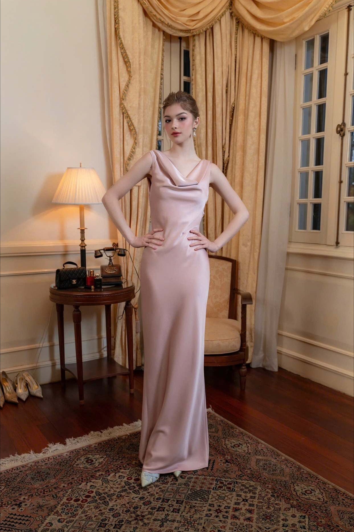 Vestido largo de noche de satén liso