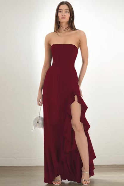 Vestido formal con bustier con volantes y abertura lateral