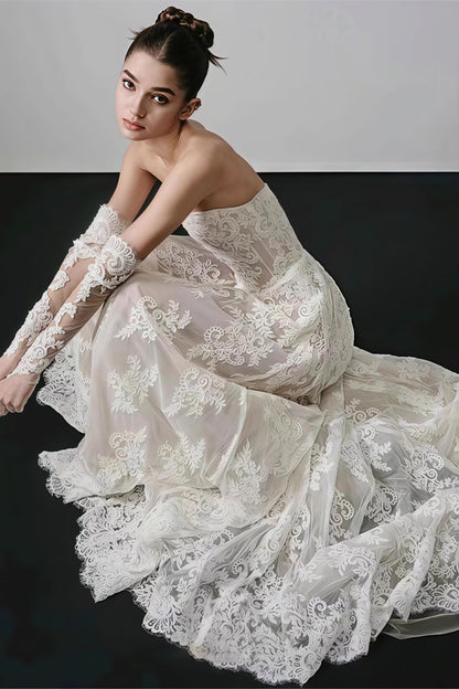 Vestido de recepción con estampado floral, sin tirantes y con encaje vintage