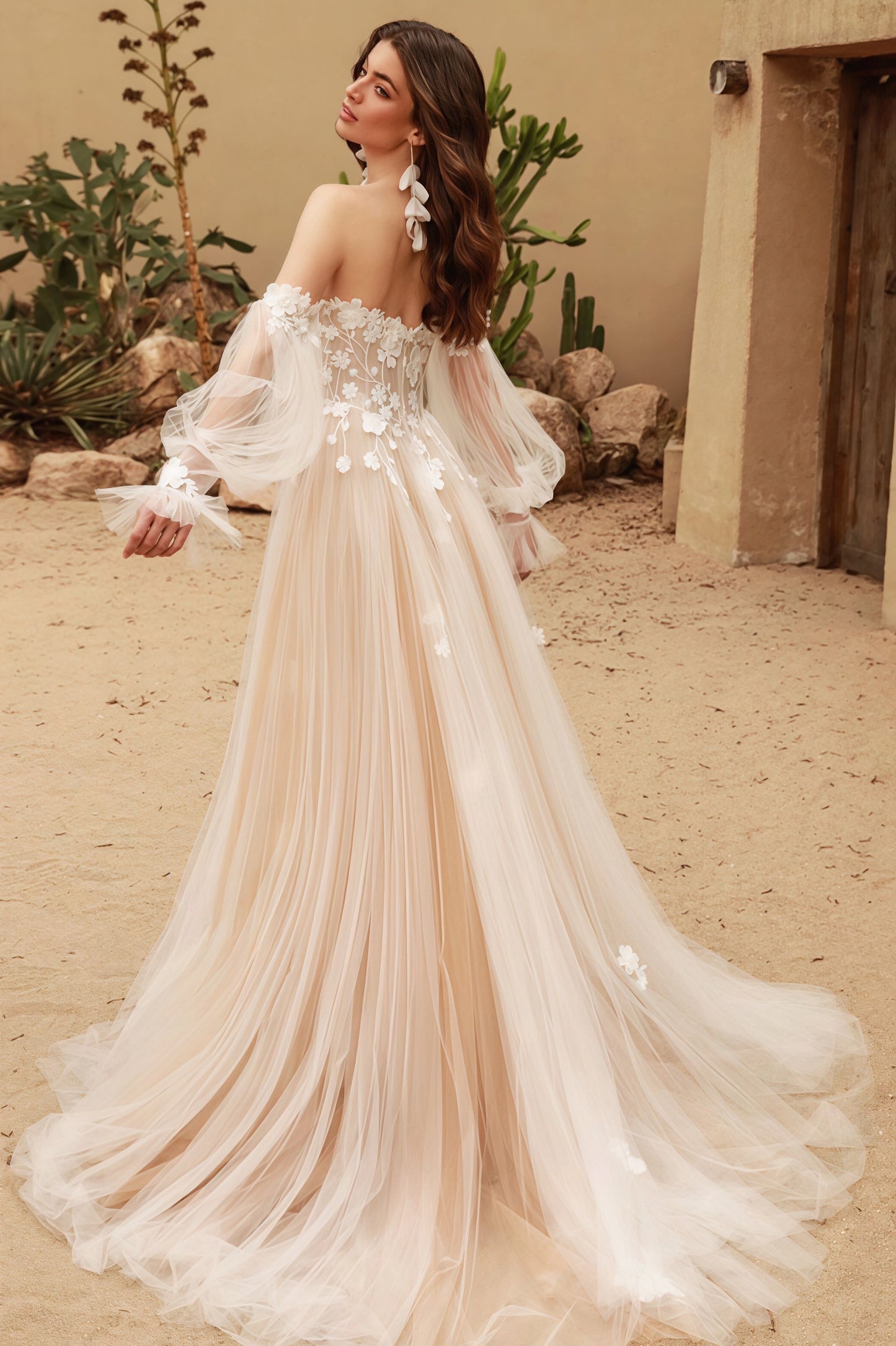 Vestido de novia sin tirantes de encaje vintage con hombros descubiertos