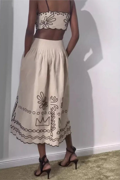 Vestido bohemio bordado con tirantes finos
