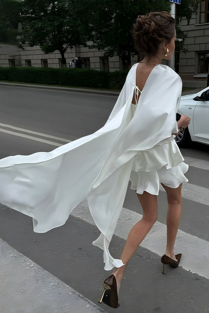 Minivestido de raso liso con tirantes finos y volantes