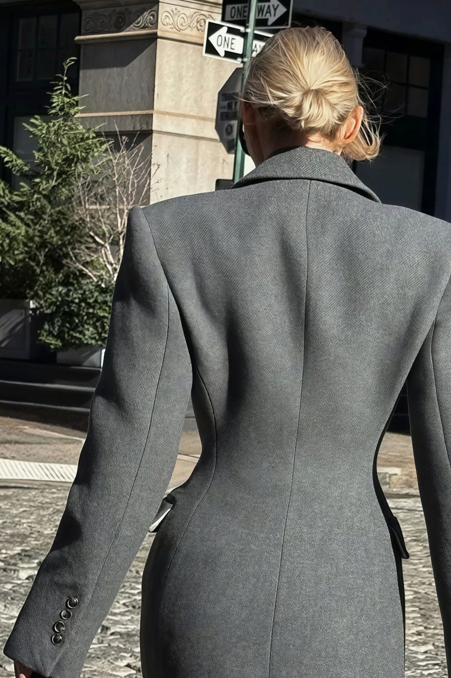 Abrigo largo elegante de mezcla de lana con solapa y talle alto