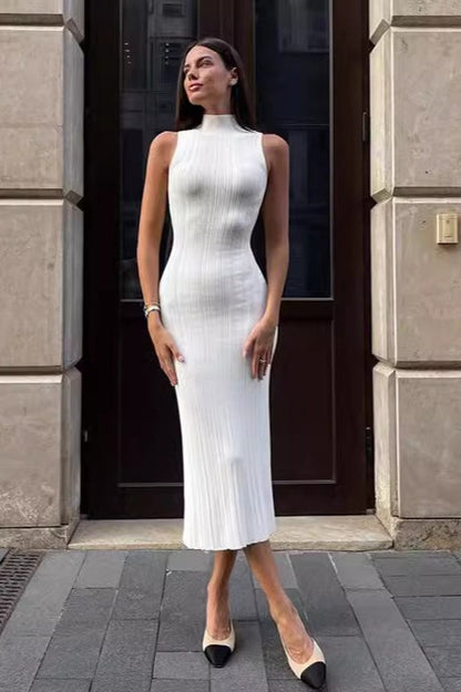 Vestido de suéter de punto de cuello alto sin mangas