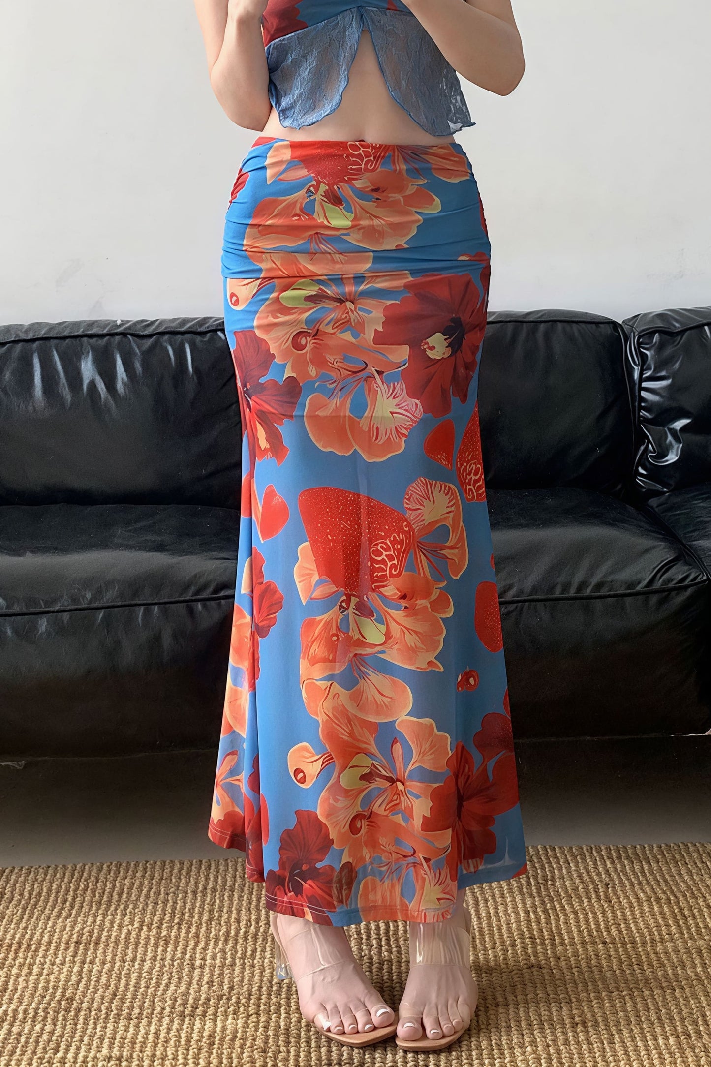 Falda de cadera de talle bajo y corte ajustado con estampado floral para las fiestas