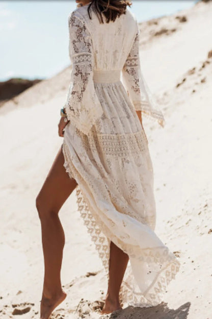 Vestido bohemio de encaje con cuello de pico calado