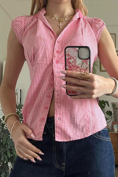 Blusa versátil a cuadros rojos y blancos