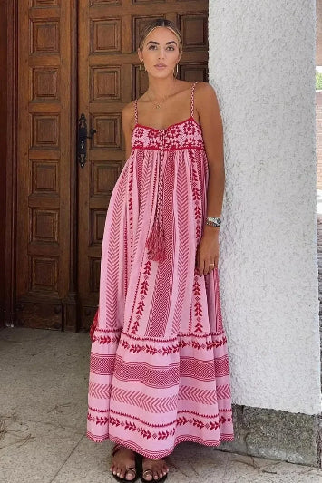 Vestido bohemio con borlas y tirantes finos