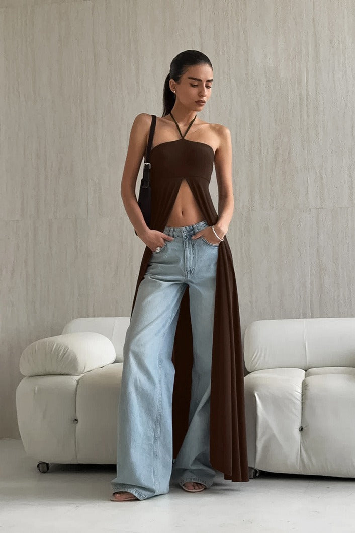 Blusa entallada halter fluida con abertura versátil