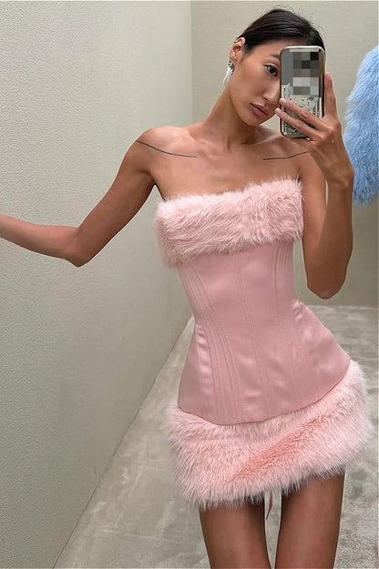 Minivestido sexy con paneles difusos y cinturón
