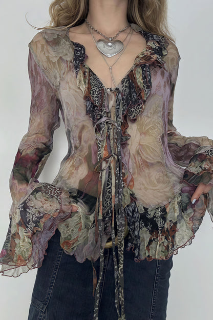 Blusa con volantes en las mangas y diseño tie-dye