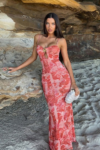 Vestido maxi playero elástico con estampado y aberturas en el cuello halter