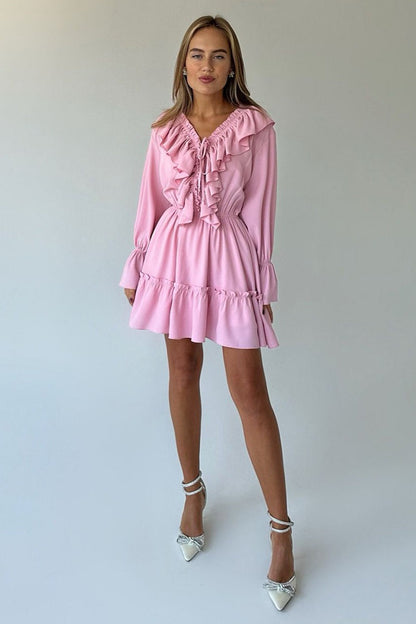 Minivestido de gasa con cuello de pico y mangas acampanadas