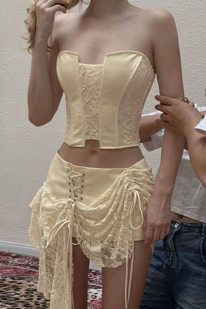 Conjunto de minifalda de tiro bajo y top tubo liso elegante