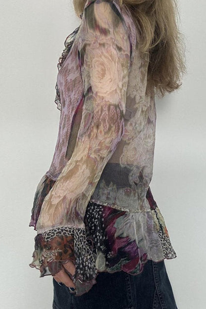 Blusa con volantes en las mangas y diseño tie-dye