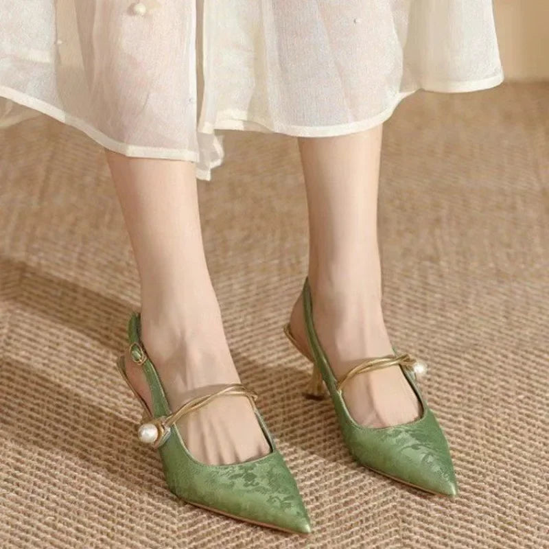 New Summer Fashion Pointed Toe Pearl  High Banquet Women Low Heel Pumps