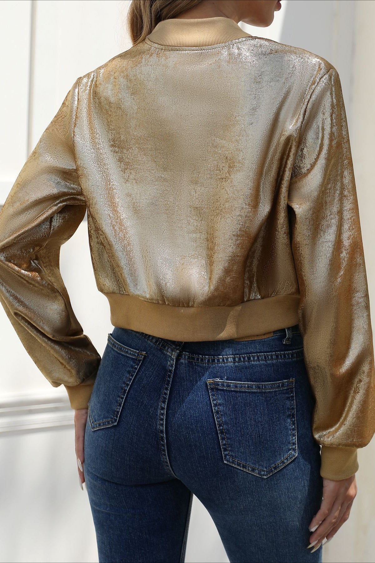 Chaqueta brillante de manga larga con cremallera