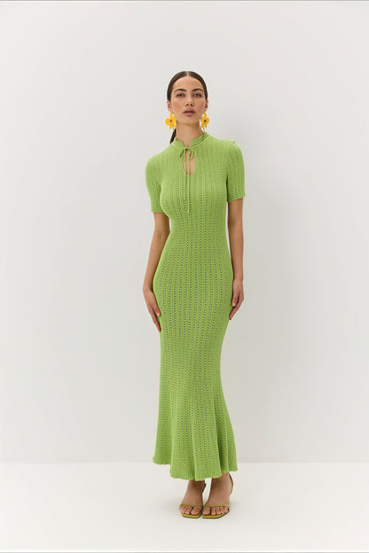 Vestido maxi de punto ajustado de manga corta con cuello redondo y colores dulces