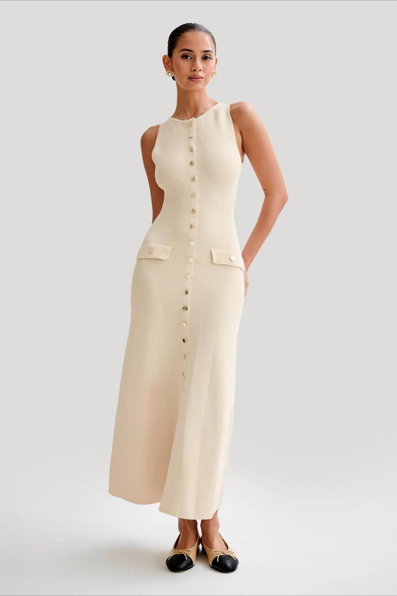 Vestido de punto sin mangas con cuello redondo