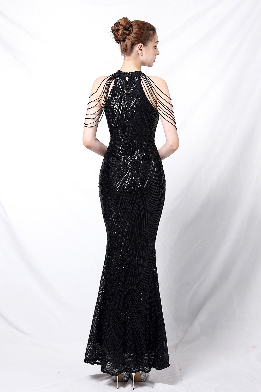 Vestido de fiesta maxi con lentejuelas, escote halter y corte de sirena